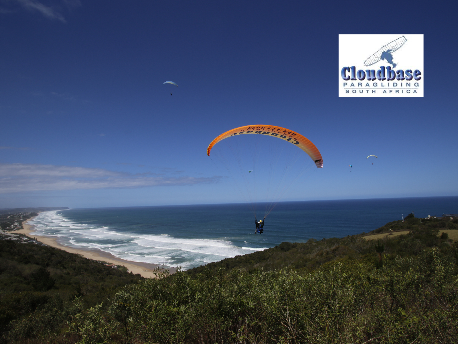 1756391182_cloudbase-paragliding-3.png